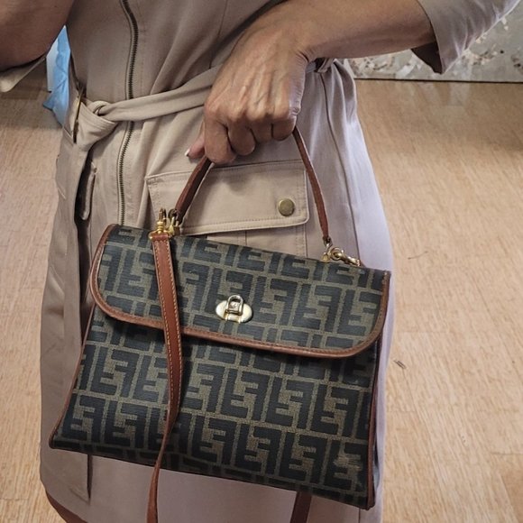 RARE FENDI FF MONOGRAM~ 2 WAY WITH CROSSBODY STRAP - Picture 11 of 16